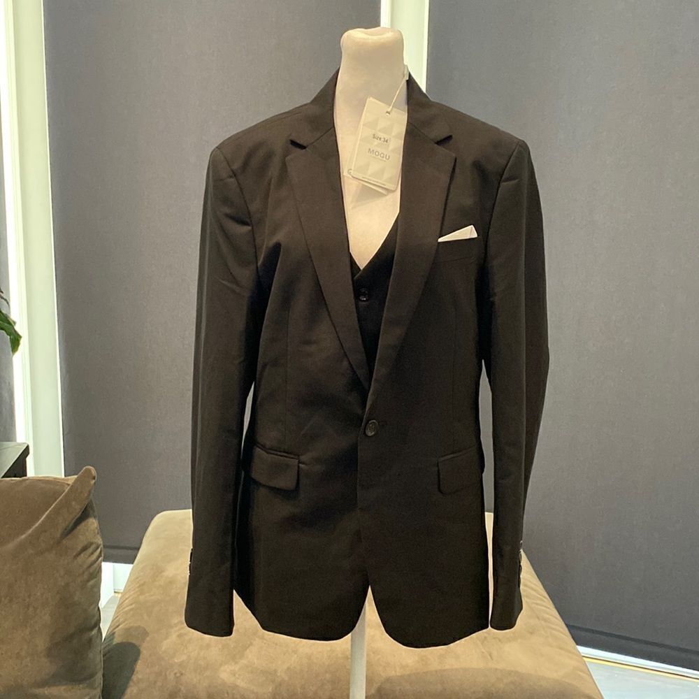 Mogu Men’s 3 Piece Suit Black One Button Business Size 34 Jacket 31 Pants NWT